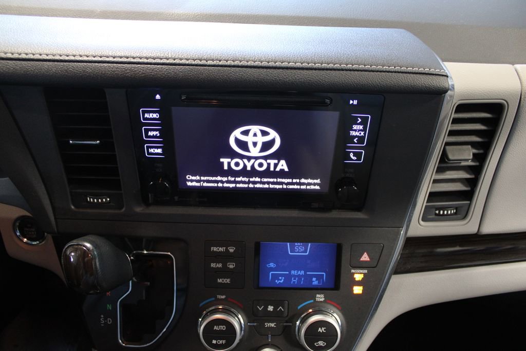 Used 2017 Toyota Sienna XLE Premium image 26
