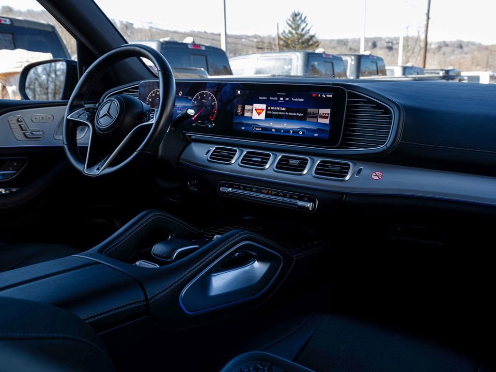 Used 2025 Mercedes-Benz GLS 450 4MATIC image 34