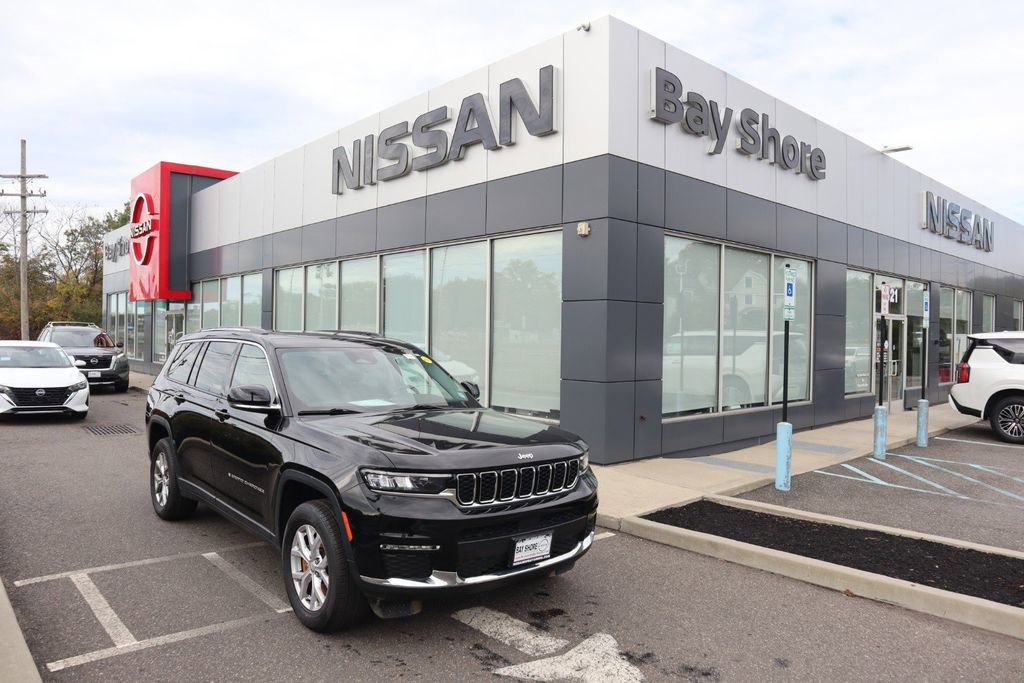 Used 2022 Jeep Grand Cherokee L Limited AWD/4WD image 1