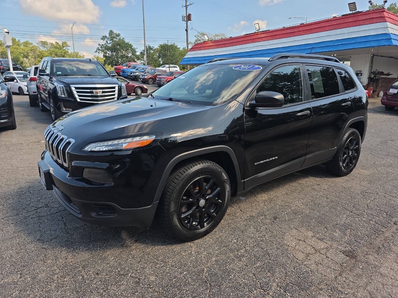 Used 2017 Jeep Cherokee Sport AWD/4WD image 3