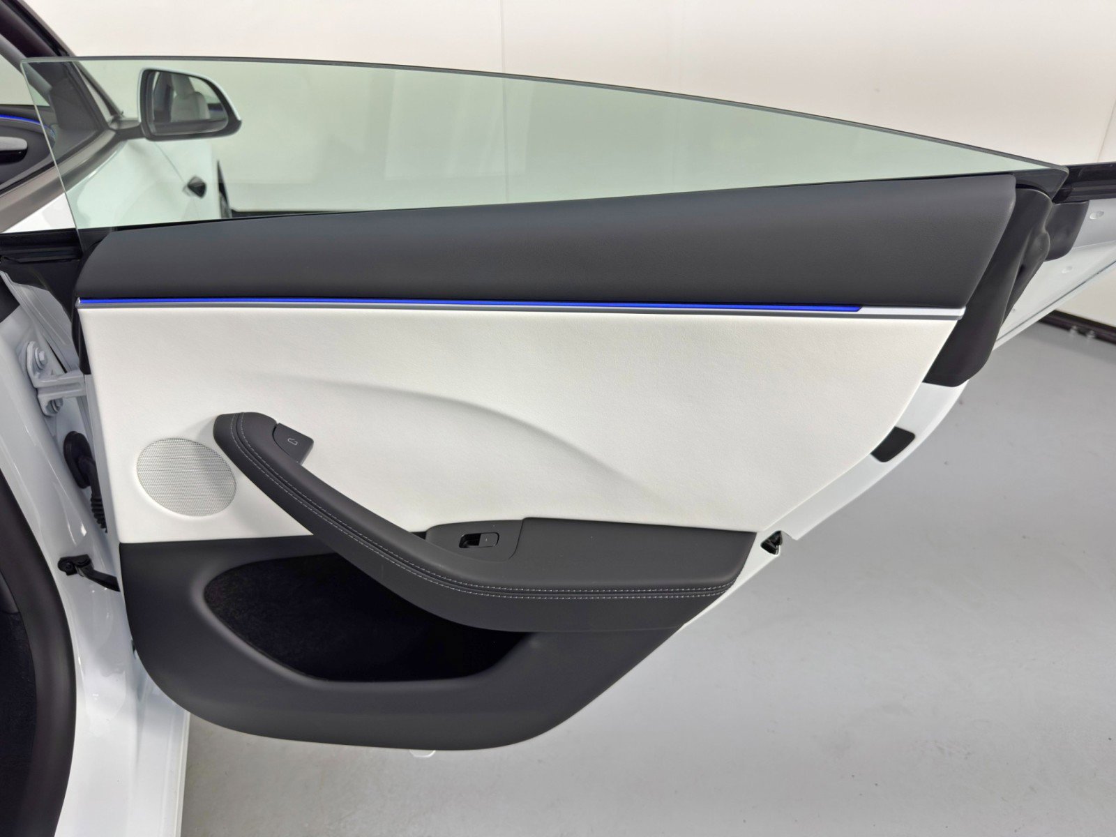 Used 2025 Tesla Model 3 Long Range image 48