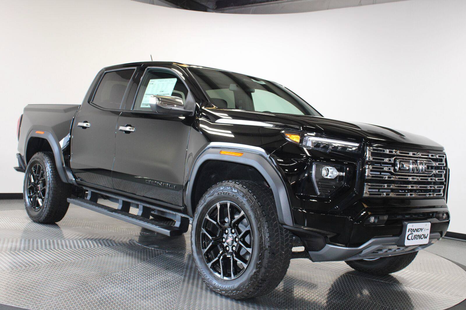 New 2026 GMC Canyon Denali w/ LPO, Denali Black Edition AWD/4WD image 15