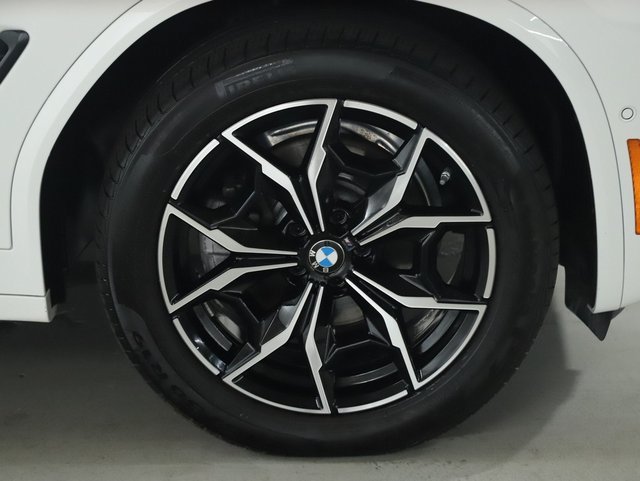 Used 2024 BMW X4 xDrive30i w/ Premium Package AWD/4WD image 11