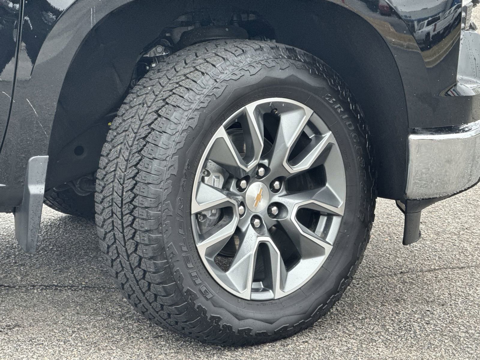 Used 2025 Chevrolet Silverado 1500 LT image 12
