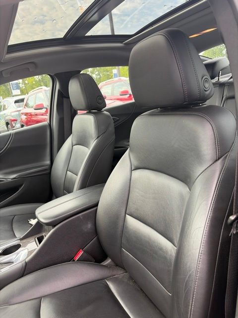 Used 2018 Chevrolet Malibu LT w/ Leather Package FWD image 10