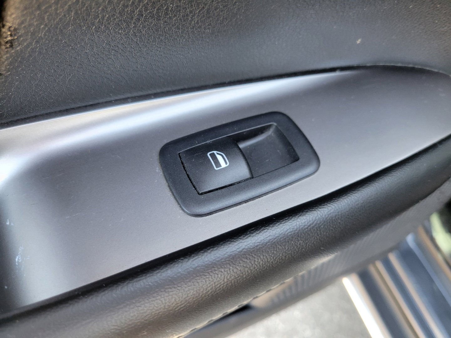 Used 2018 Dodge Journey Crossroad FWD image 13