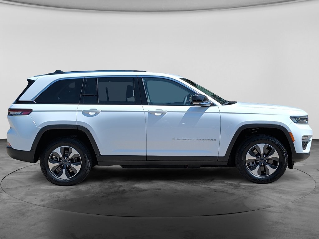 Used 2023 Jeep Grand Cherokee 4WD 4xe image 8