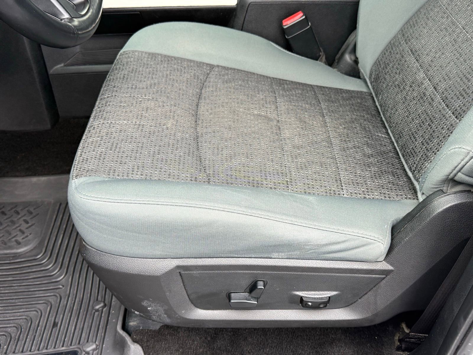 Used 2015 RAM 1500 Big Horn image 35