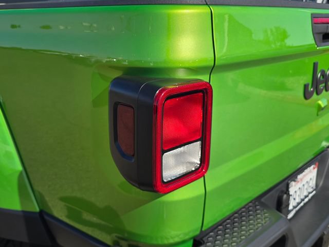 Certified 2025 Jeep Gladiator Sport AWD/4WD image 27