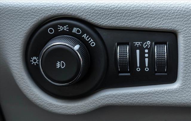 Used 2019 Chrysler Pacifica Touring-L Plus image 13