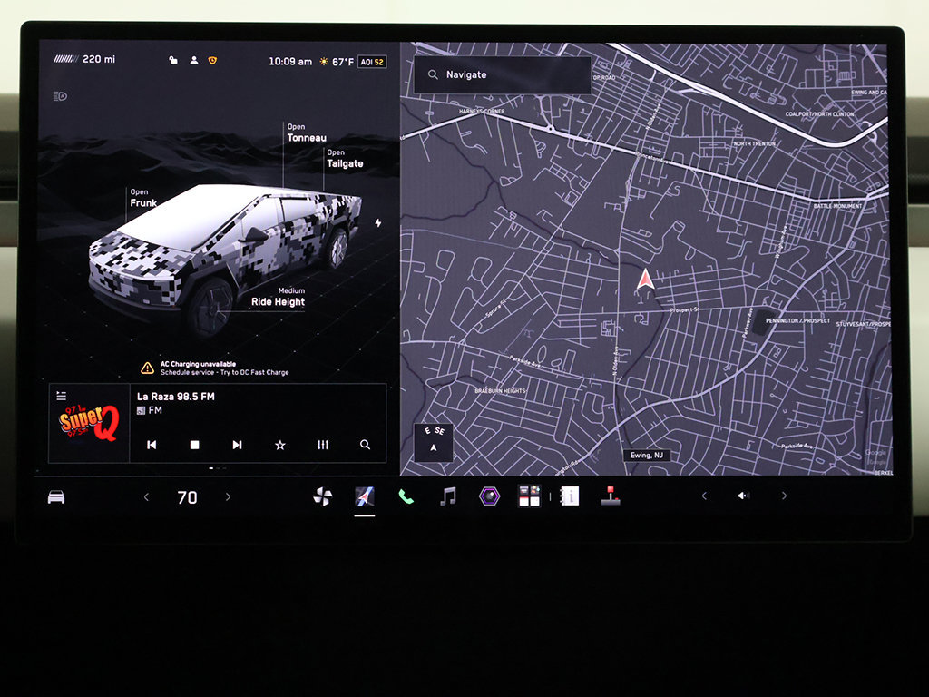 Used 2024 Tesla Cybertruck AWD Crew Cab image 36