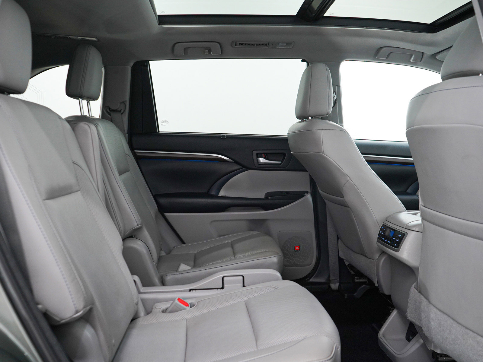 Used 2016 Toyota Highlander Limited Platinum AWD/4WD image 12