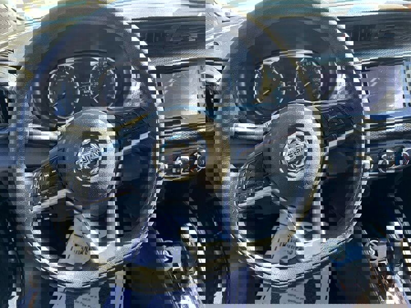 Used 2020 Nissan Kicks S image 33