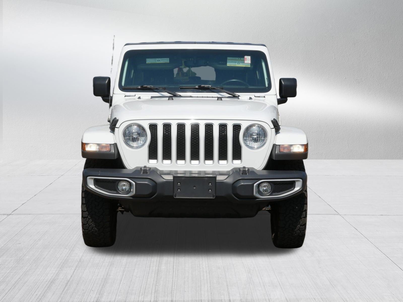 Used 2018 Jeep Wrangler Unlimited Sahara w/ Dual Top Group AWD/4WD image 2