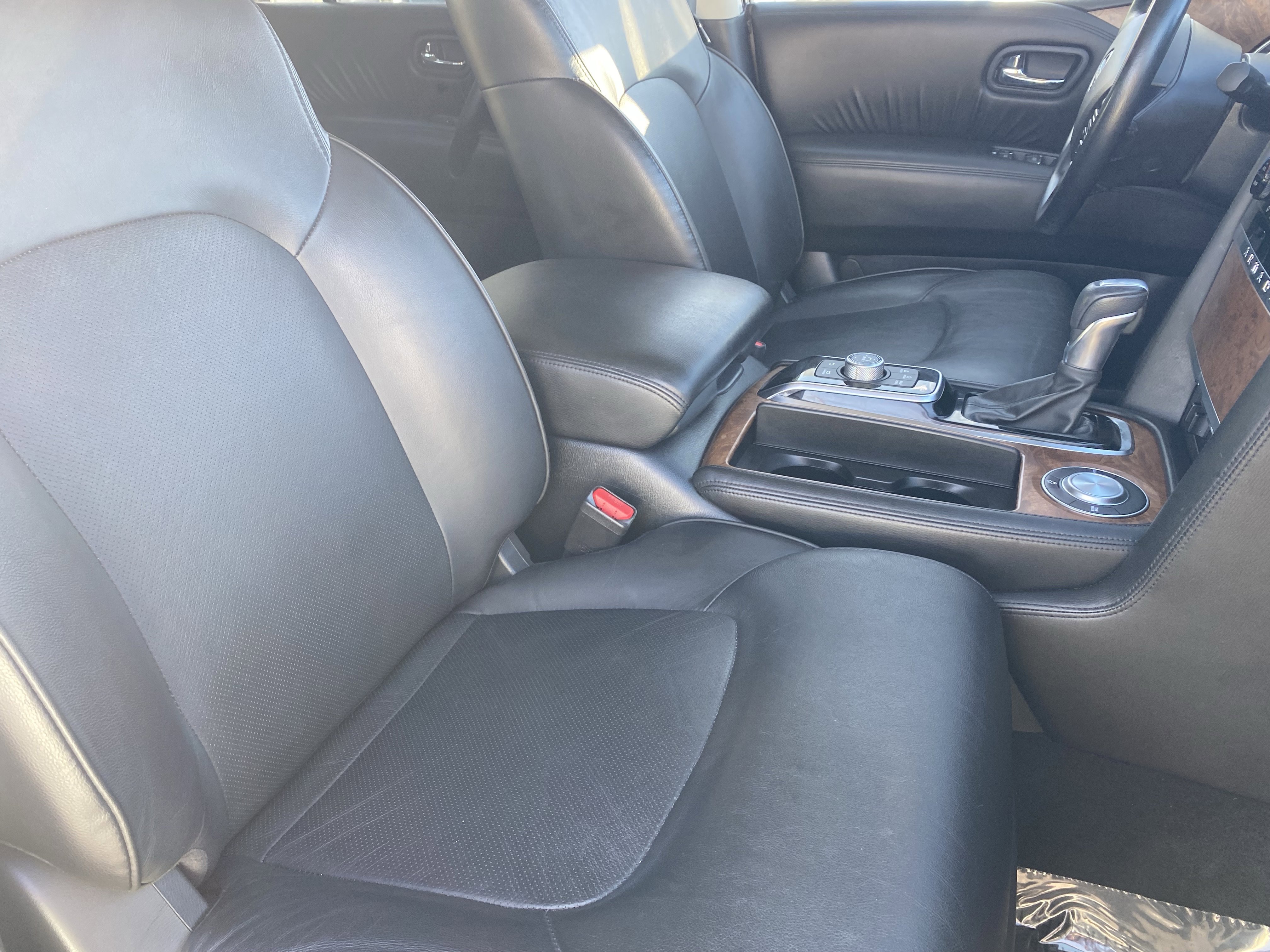 Used 2023 Nissan Armada SL w/ Captain's Chairs Package image 10