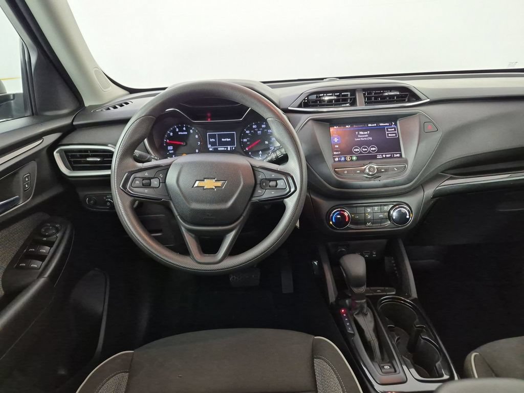 Used 2022 Chevrolet TrailBlazer LS FWD image 32