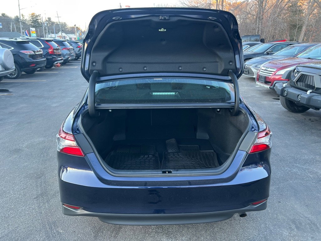 Used 2022 Toyota Camry LE image 5