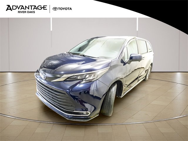 Certified 2024 Toyota Sienna XLE image 4