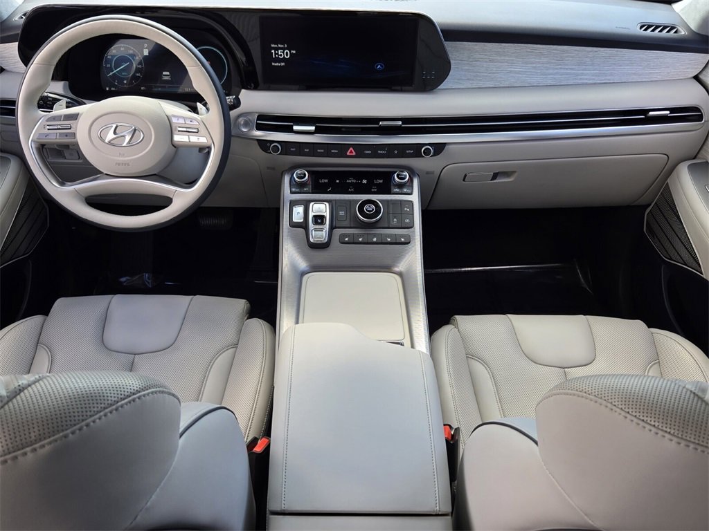 Used 2024 Hyundai Palisade Calligraphy image 13