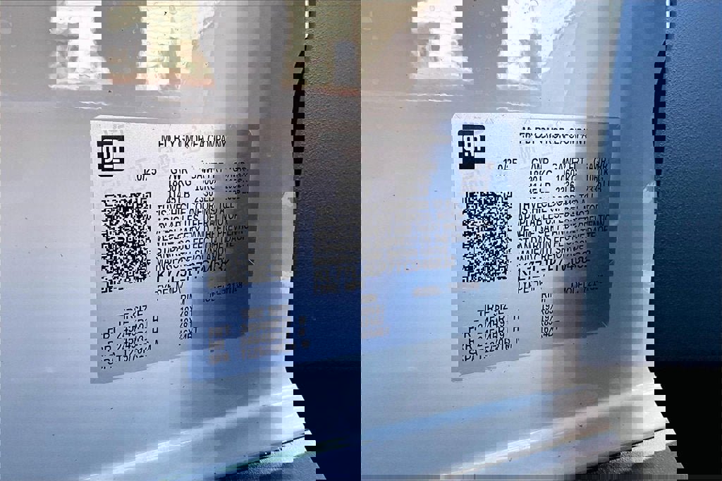 New 2026 Chevrolet Trax RS w/ Sunroof Package image 13