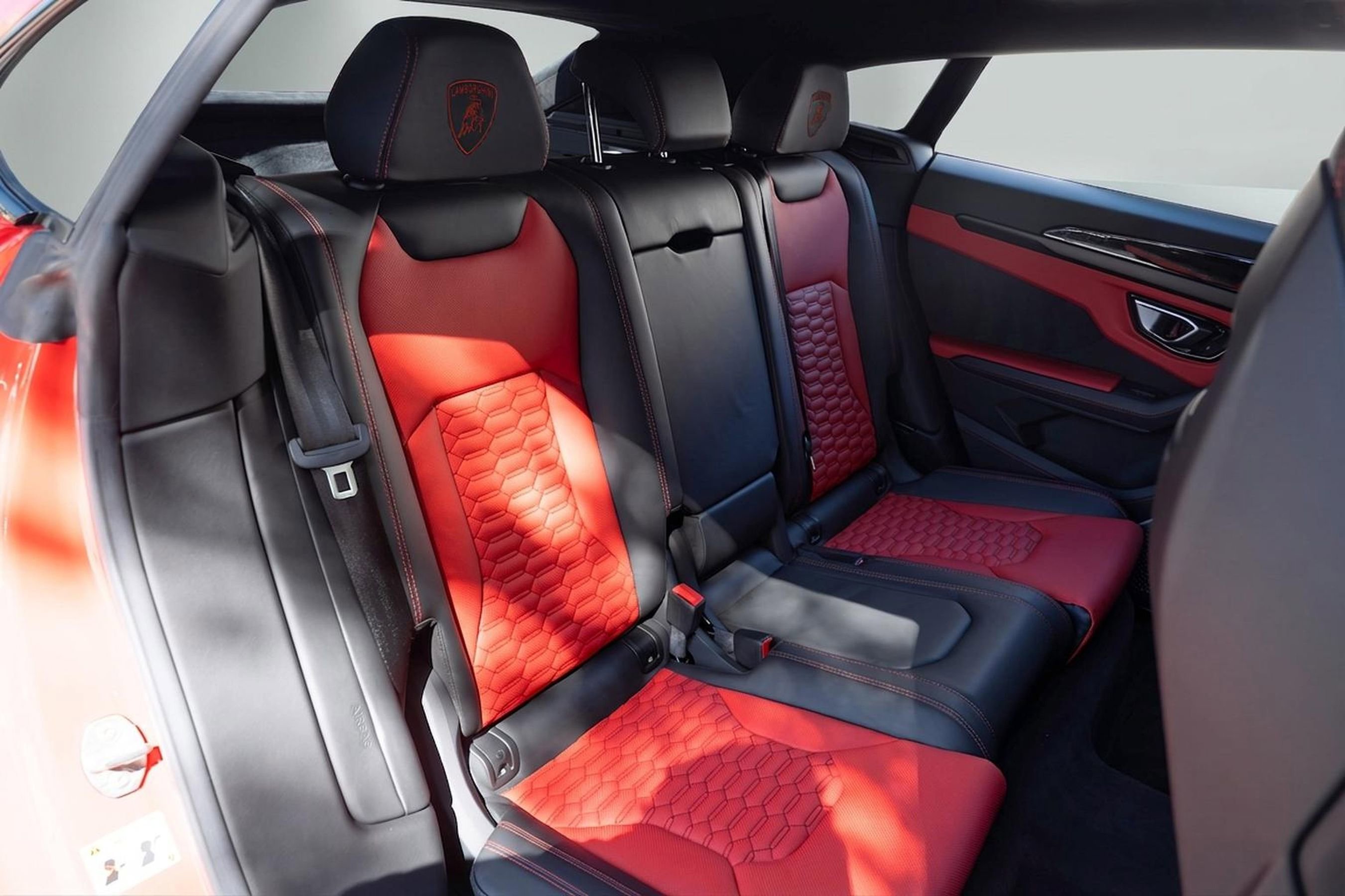 Used 2022 Lamborghini Urus AWD/4WD image 19