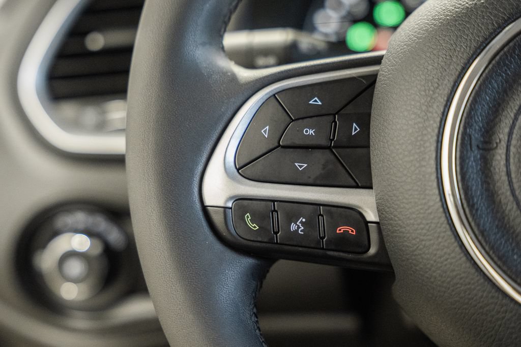 Certified 2018 Jeep Renegade Latitude AWD/4WD image 27