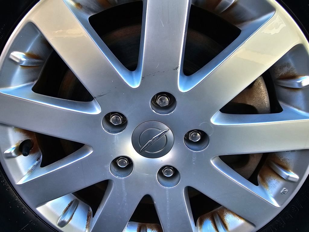 Used 2016 Chrysler Town & Country Touring image 25