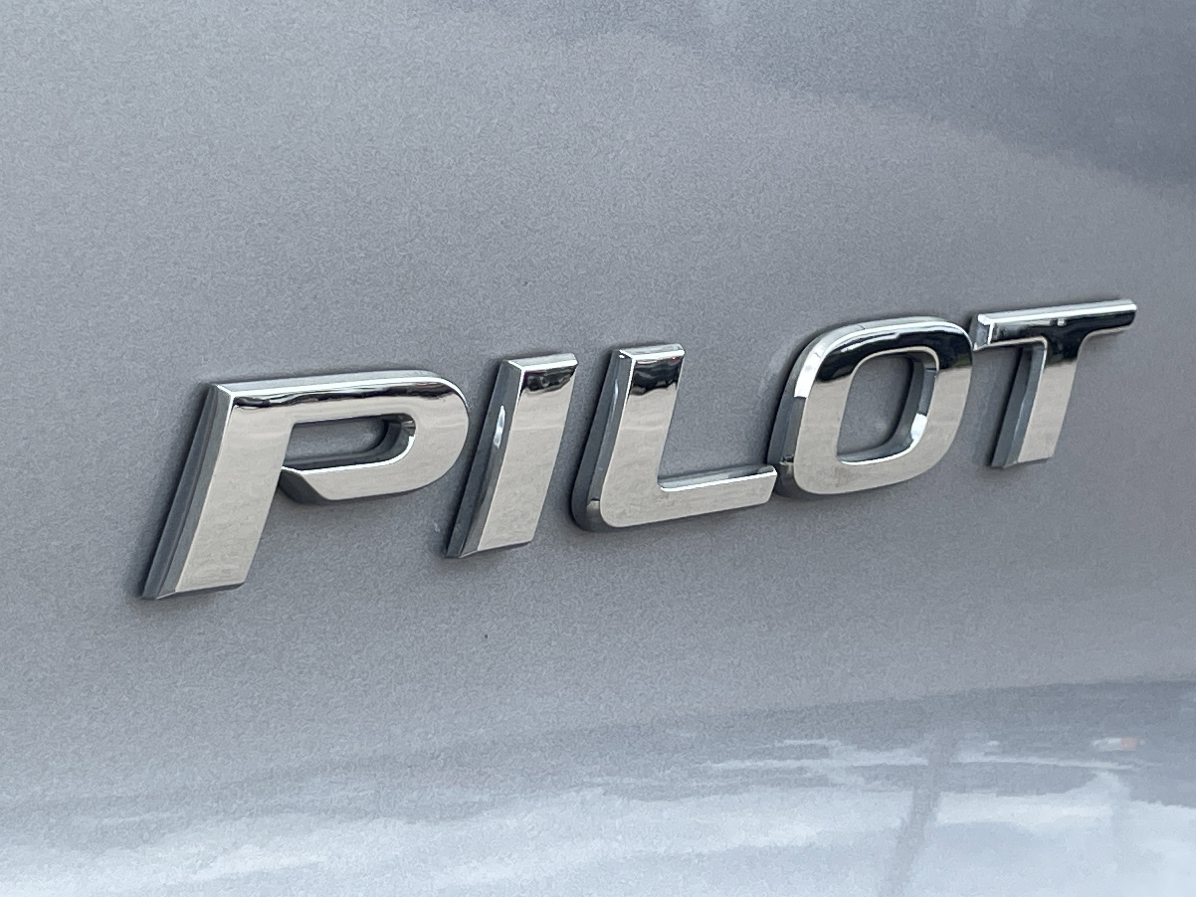 Used 2018 Honda Pilot LX image 33