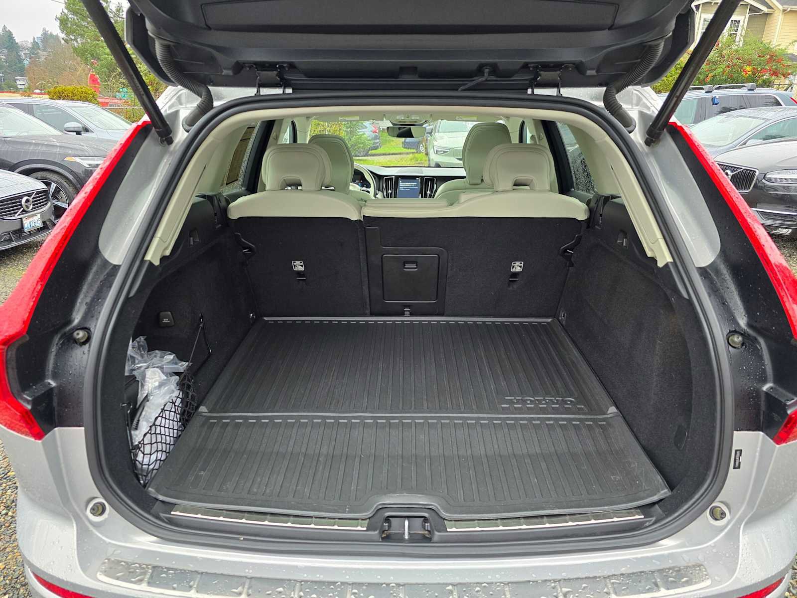 Certified 2024 Volvo XC60 T8 Plus w/ Protection Package Premier image 16