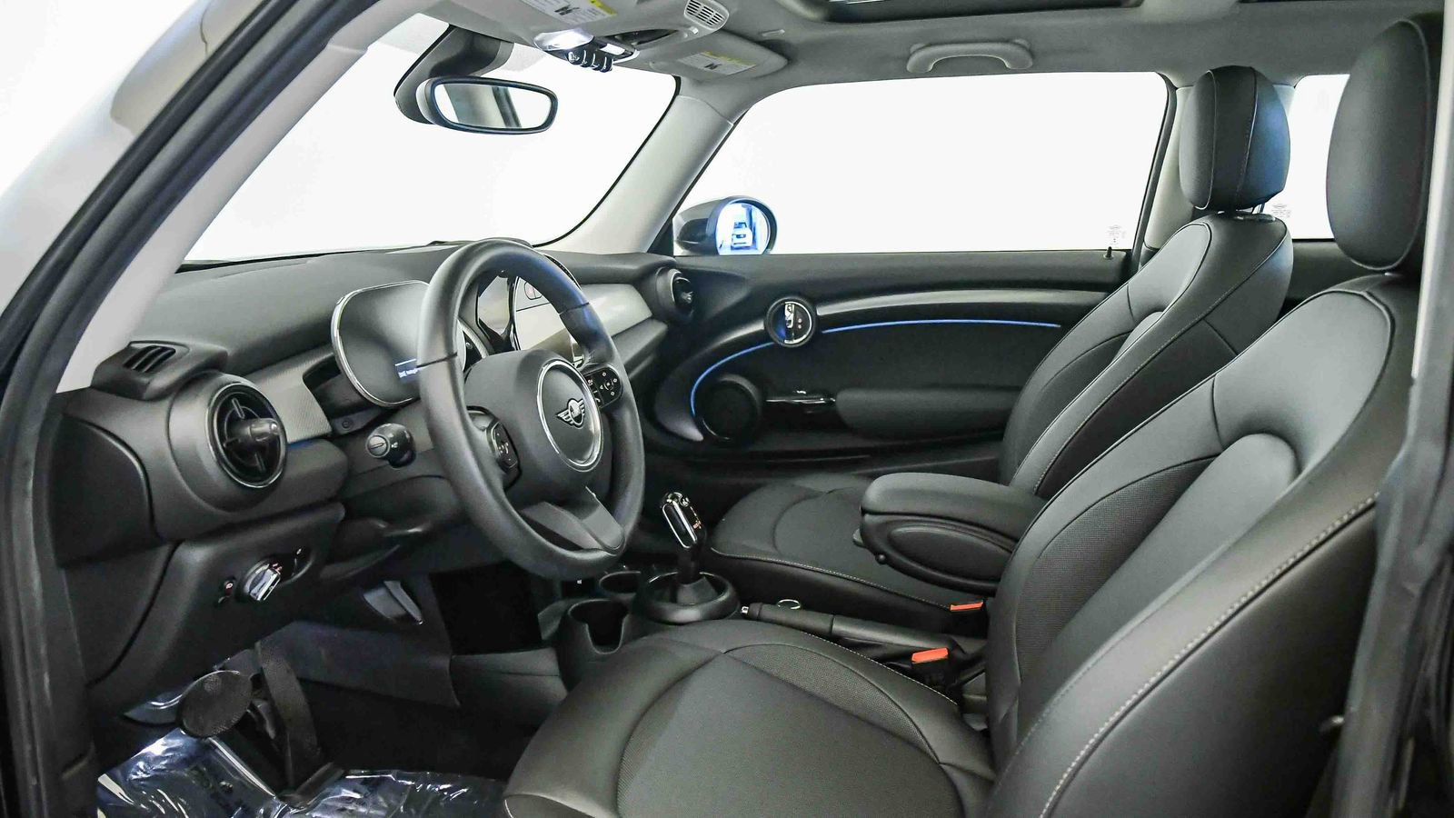 Certified 2023 MINI Cooper 2-Door Hardtop image 17