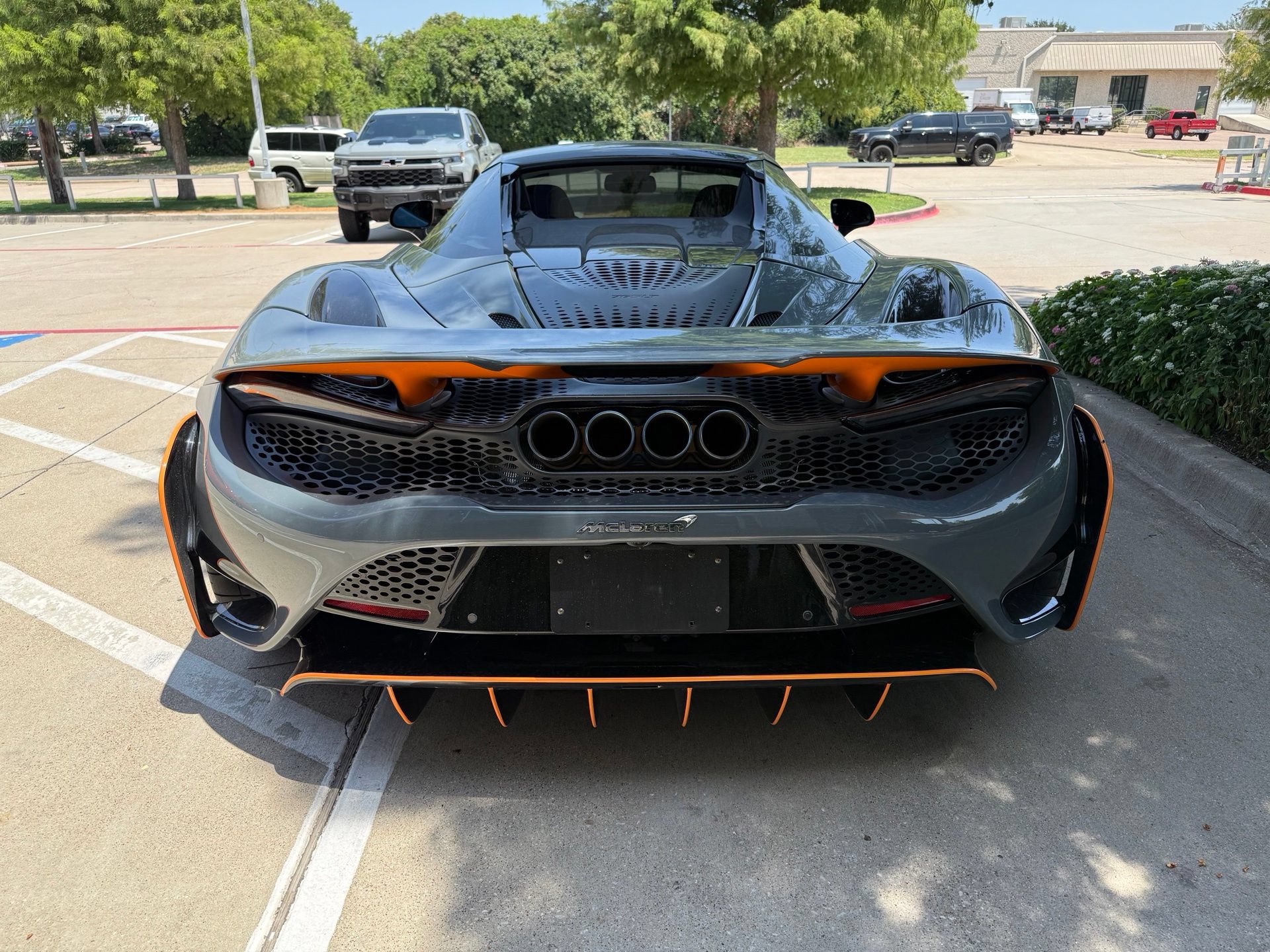 Used 2022 McLaren 765LT RWD image 11