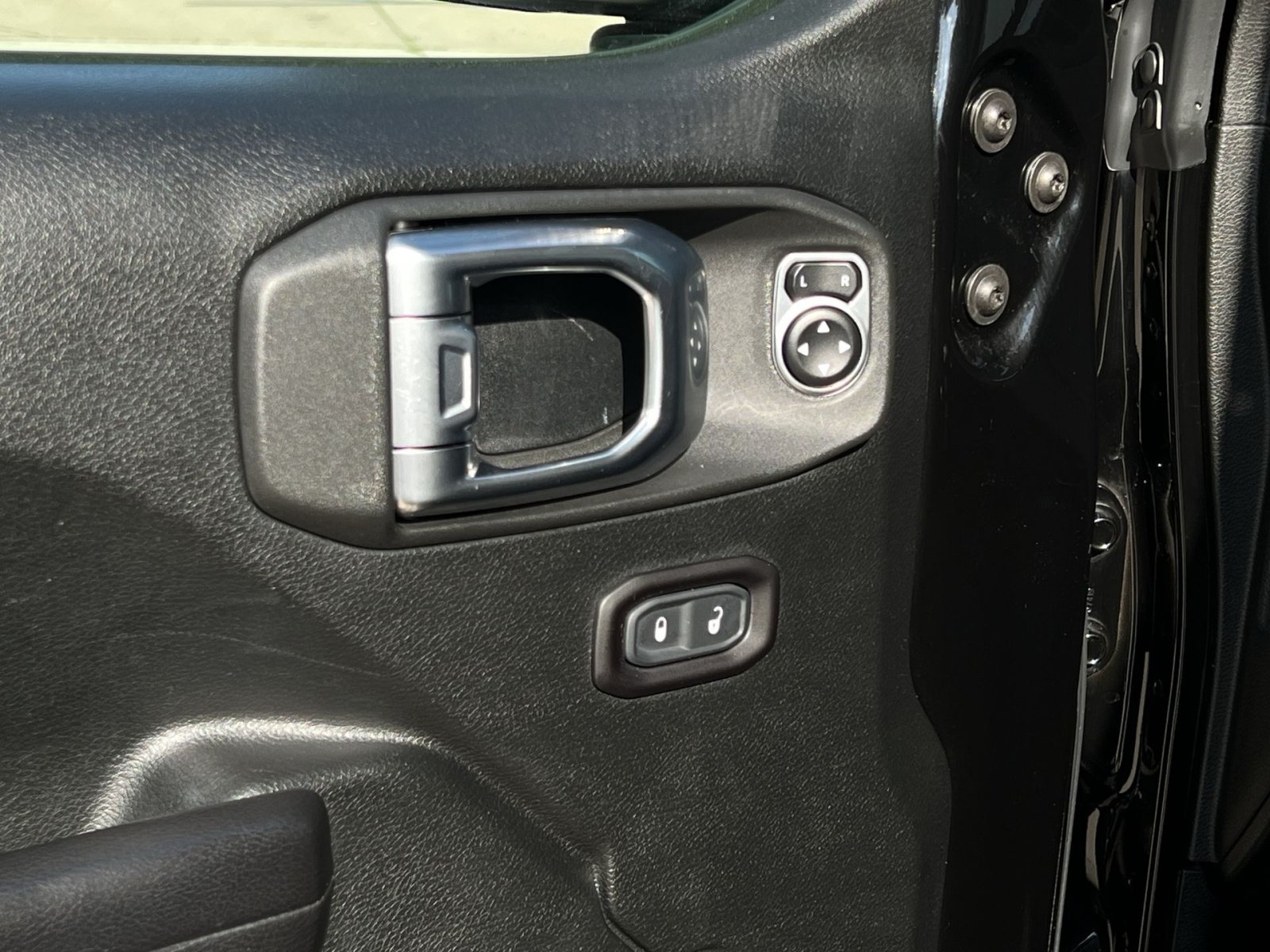 Used 2020 Jeep Wrangler Sport AWD/4WD image 20