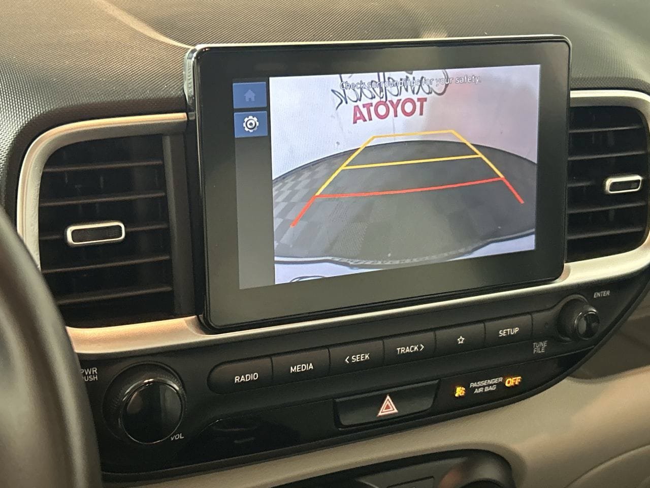 Used 2025 Hyundai Venue SEL FWD image 19
