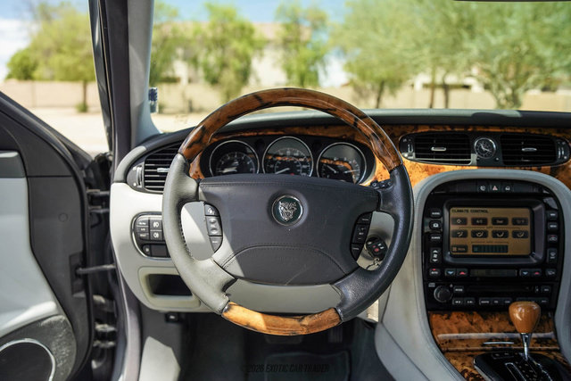 Used 2006 Jaguar XJ8 RWD image 26
