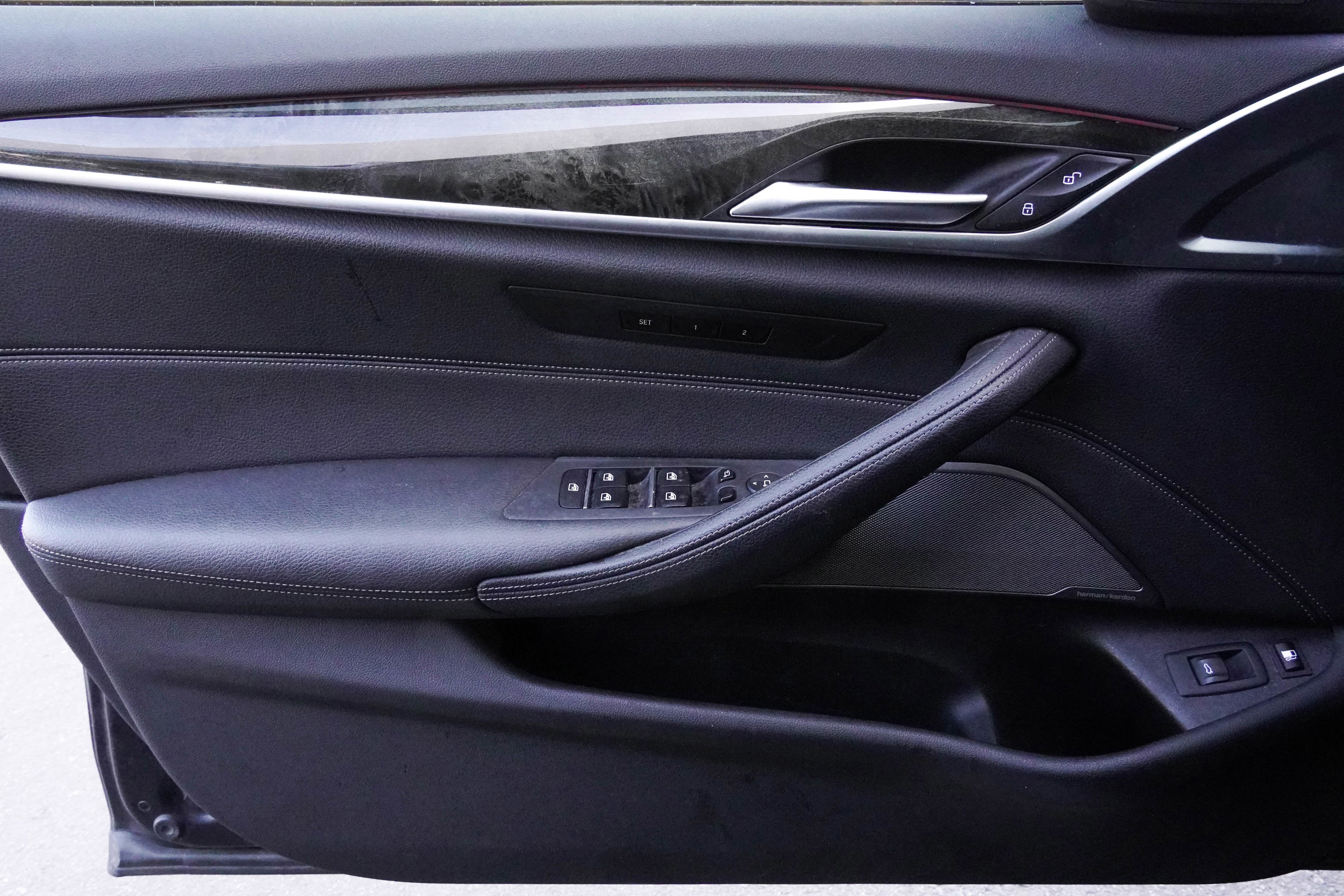 Certified 2023 BMW 530e xDrive w/ Premium Package image 31