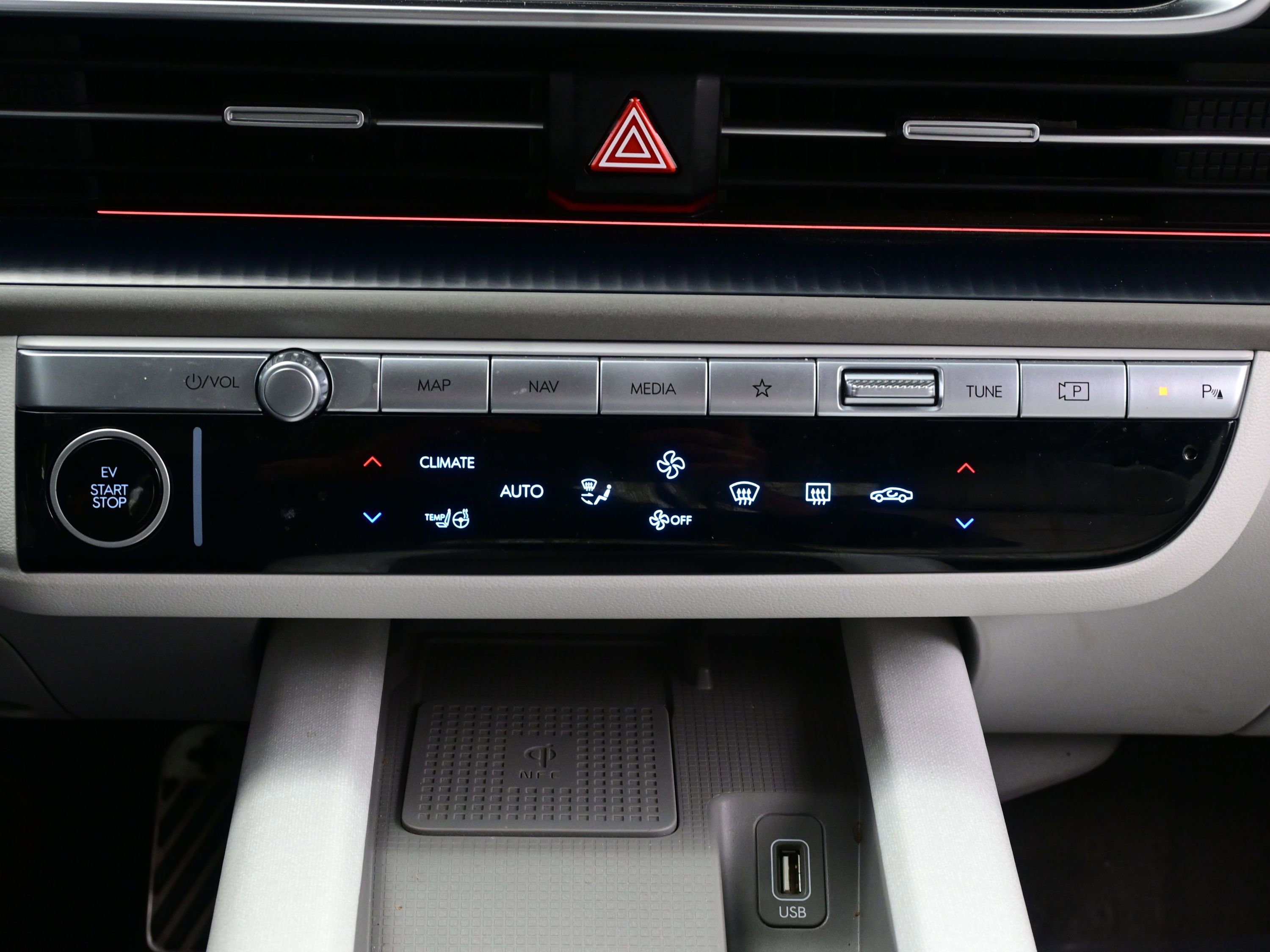 Certified 2024 Hyundai Ioniq 6 Limited image 22