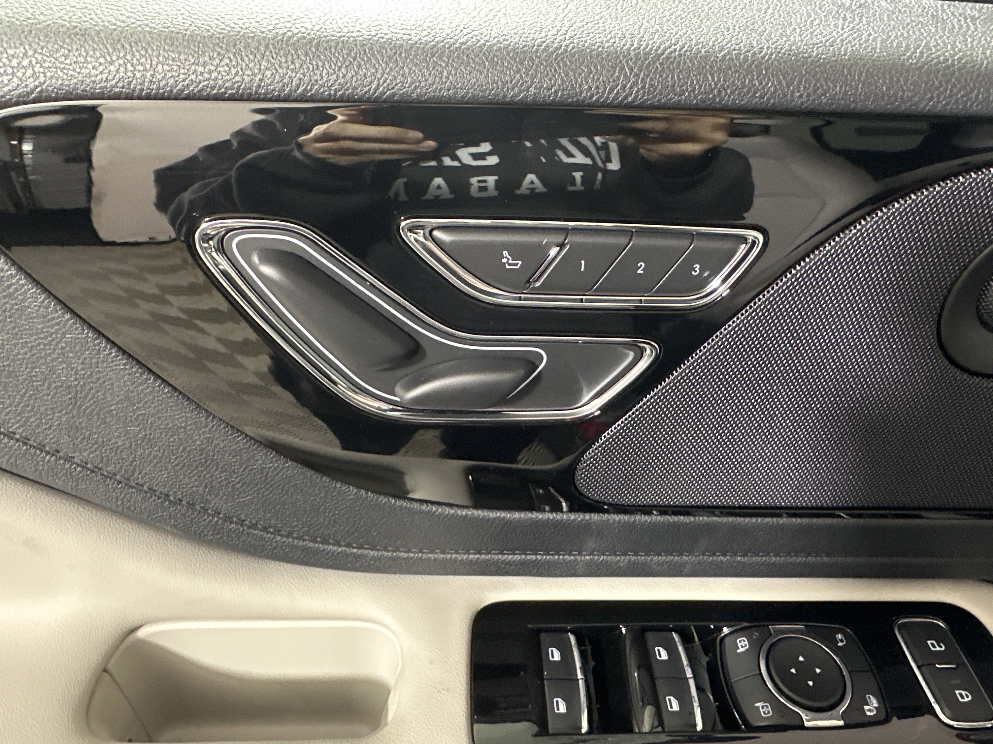 New 2025 Lincoln Aviator AWD w/ Equipment Group 101A image 10