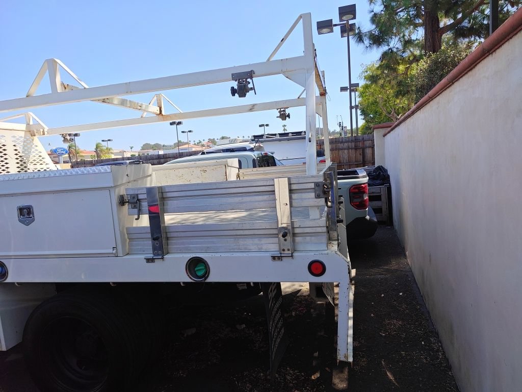 Used 2017 Ford F550 2WD Regular Cab Super Duty image 7