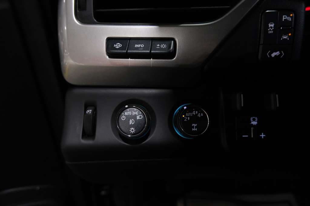 Used 2019 Chevrolet Suburban Premier AWD/4WD image 39