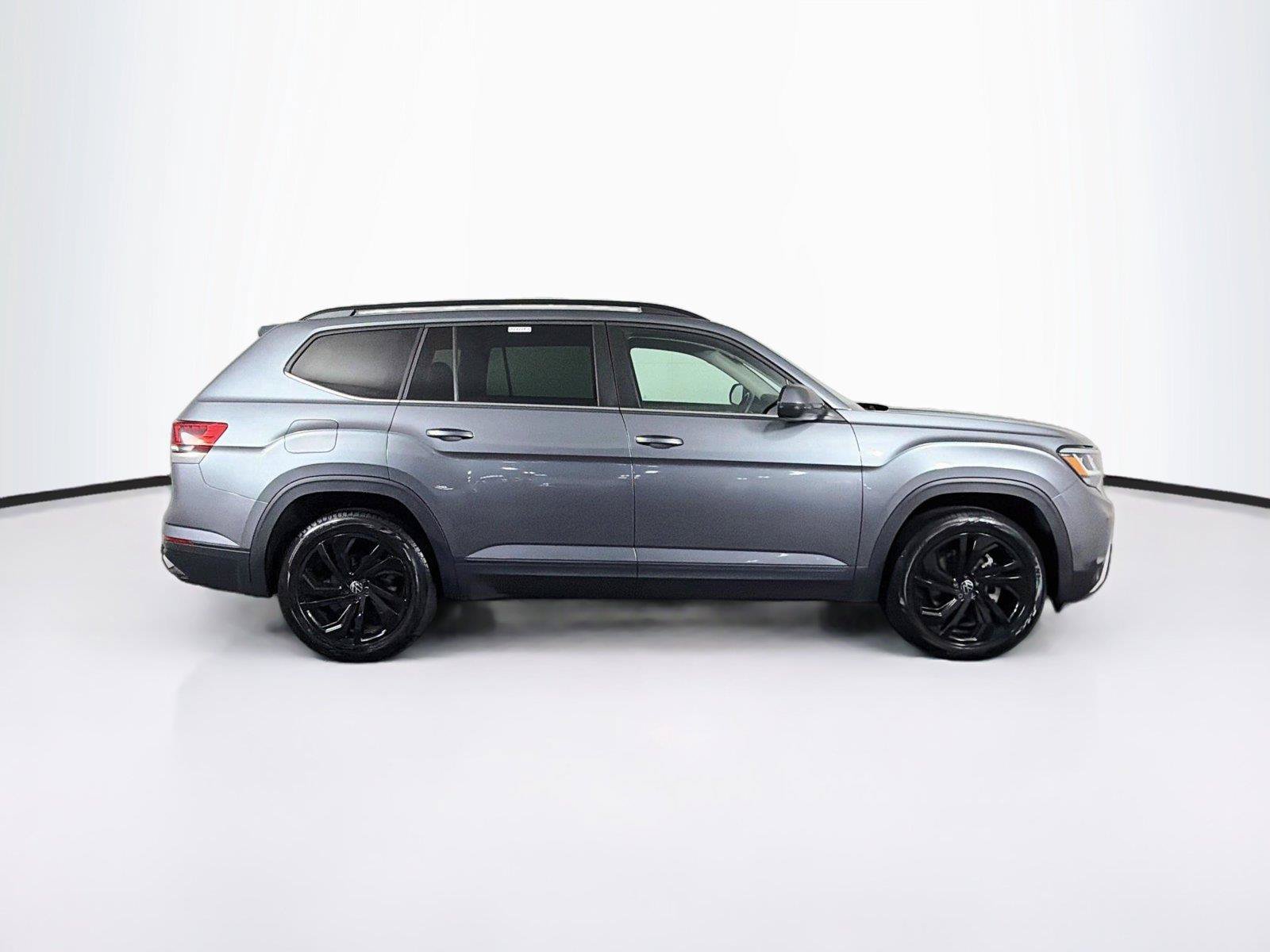 Used 2022 Volkswagen Atlas SE w/ Panoramic Sunroof Package AWD/4WD image 12