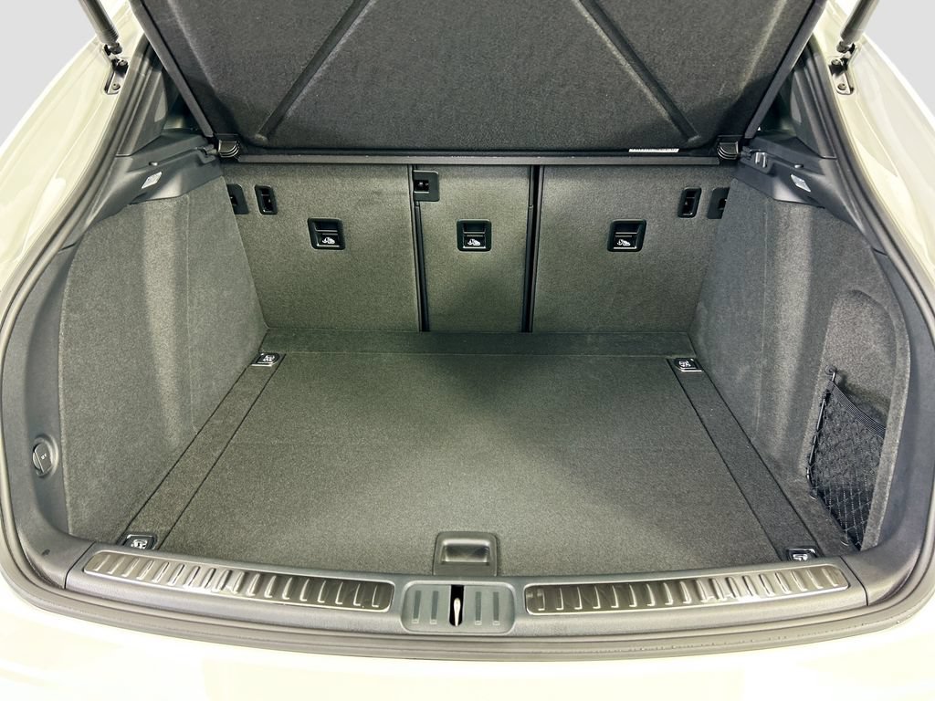 Used 2026 Porsche Macan AWD/4WD image 29