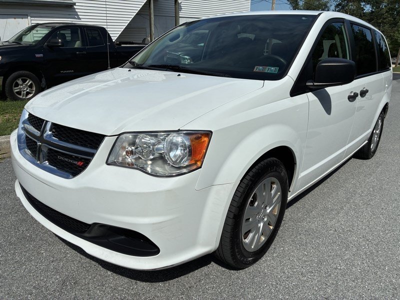 Used 2019 Dodge Grand Caravan SE FWD image 1