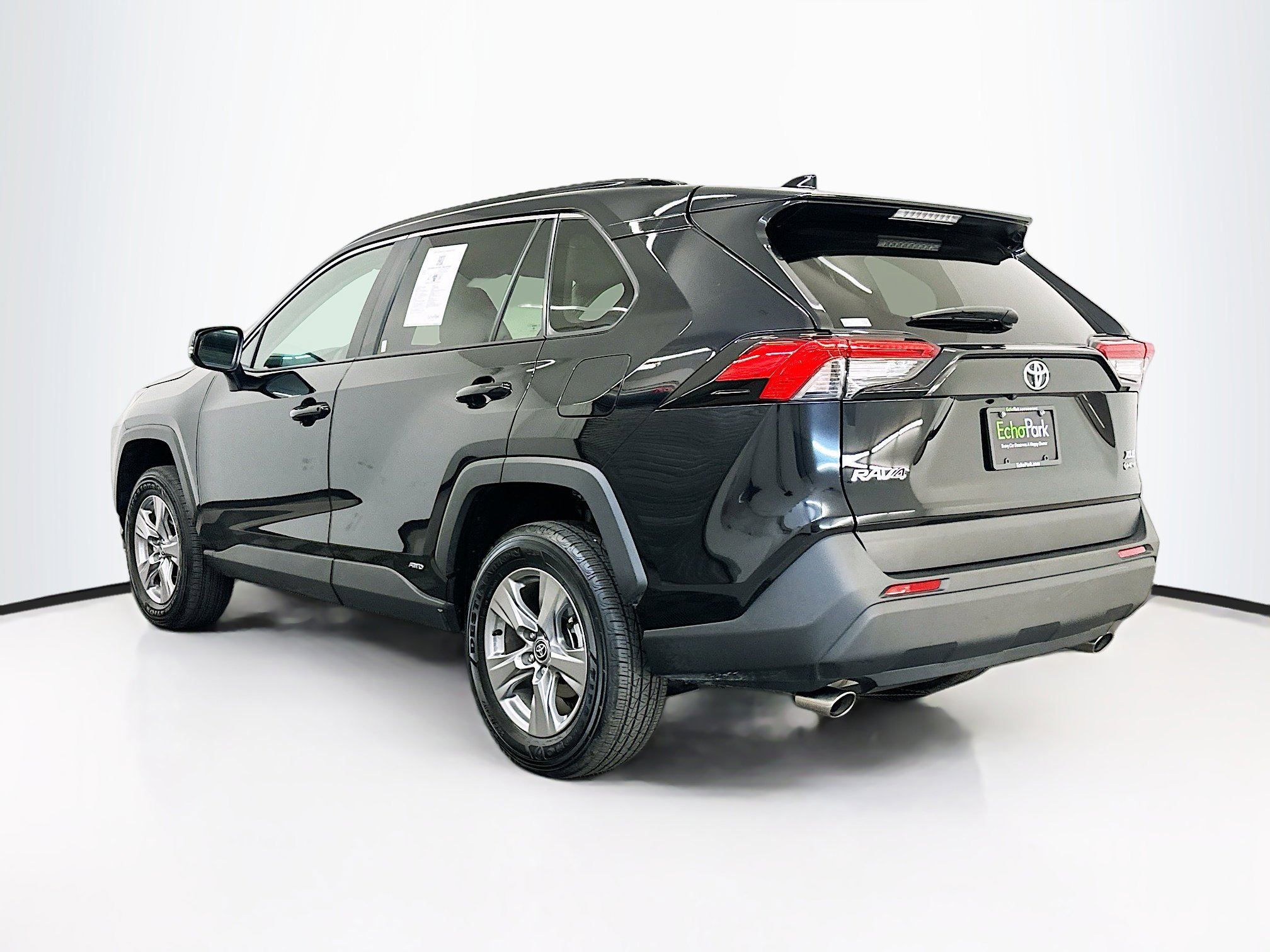 Used 2025 Toyota RAV4 XLE image 5