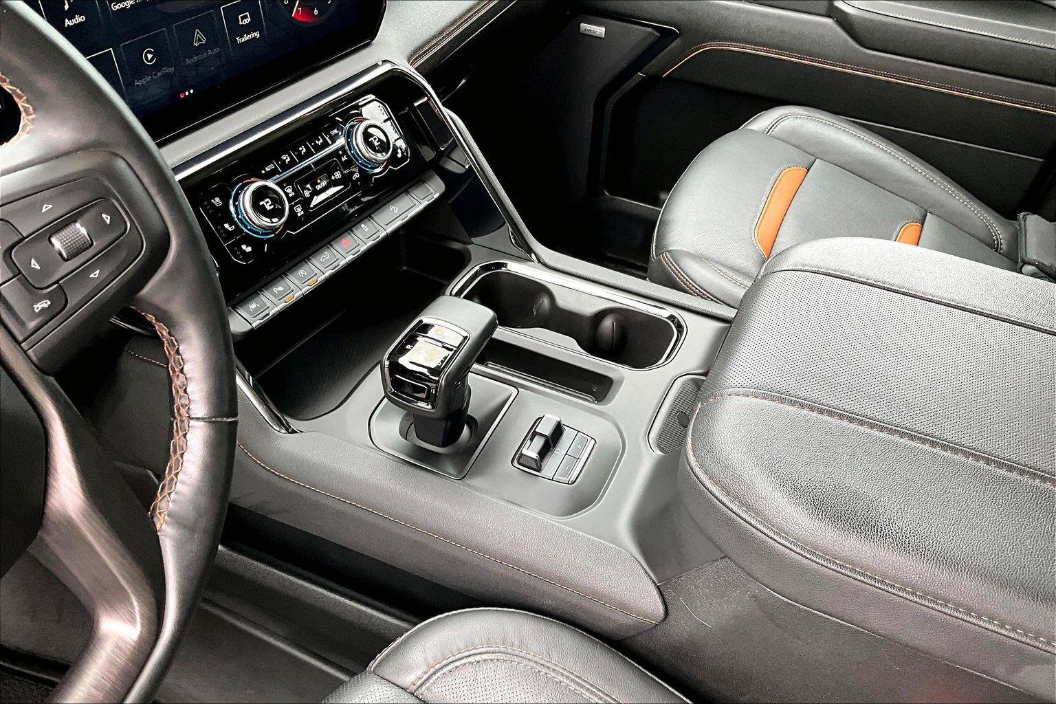 Used 2024 GMC Sierra 1500 AT4 w/ Technology Package AWD/4WD image 16