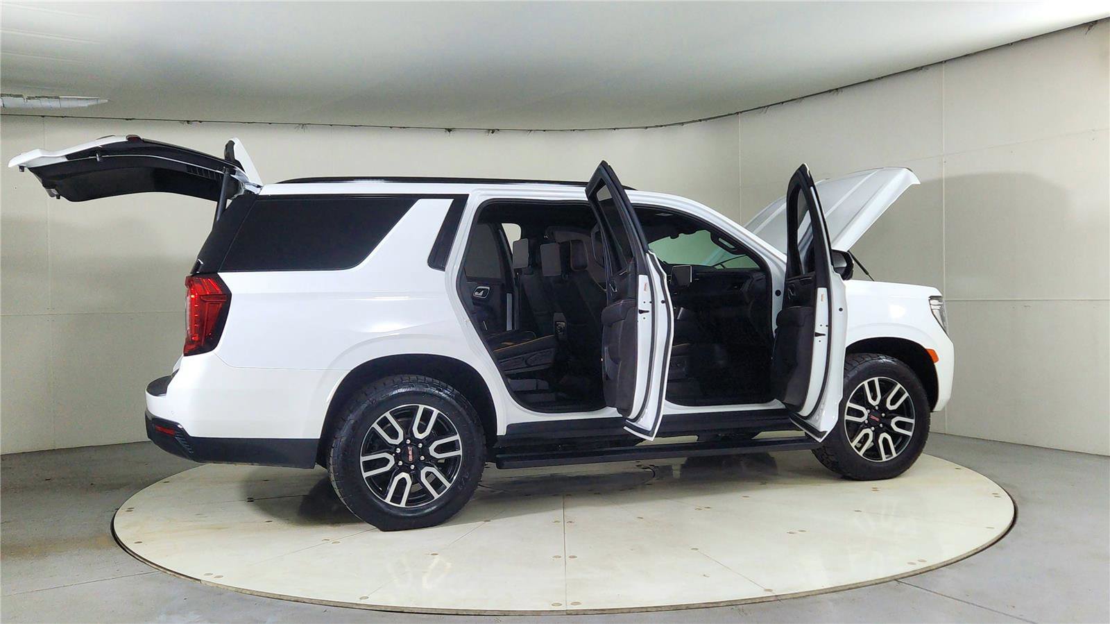 Used 2021 GMC Yukon AT4 w/ AT4 Premium Plus Package image 12