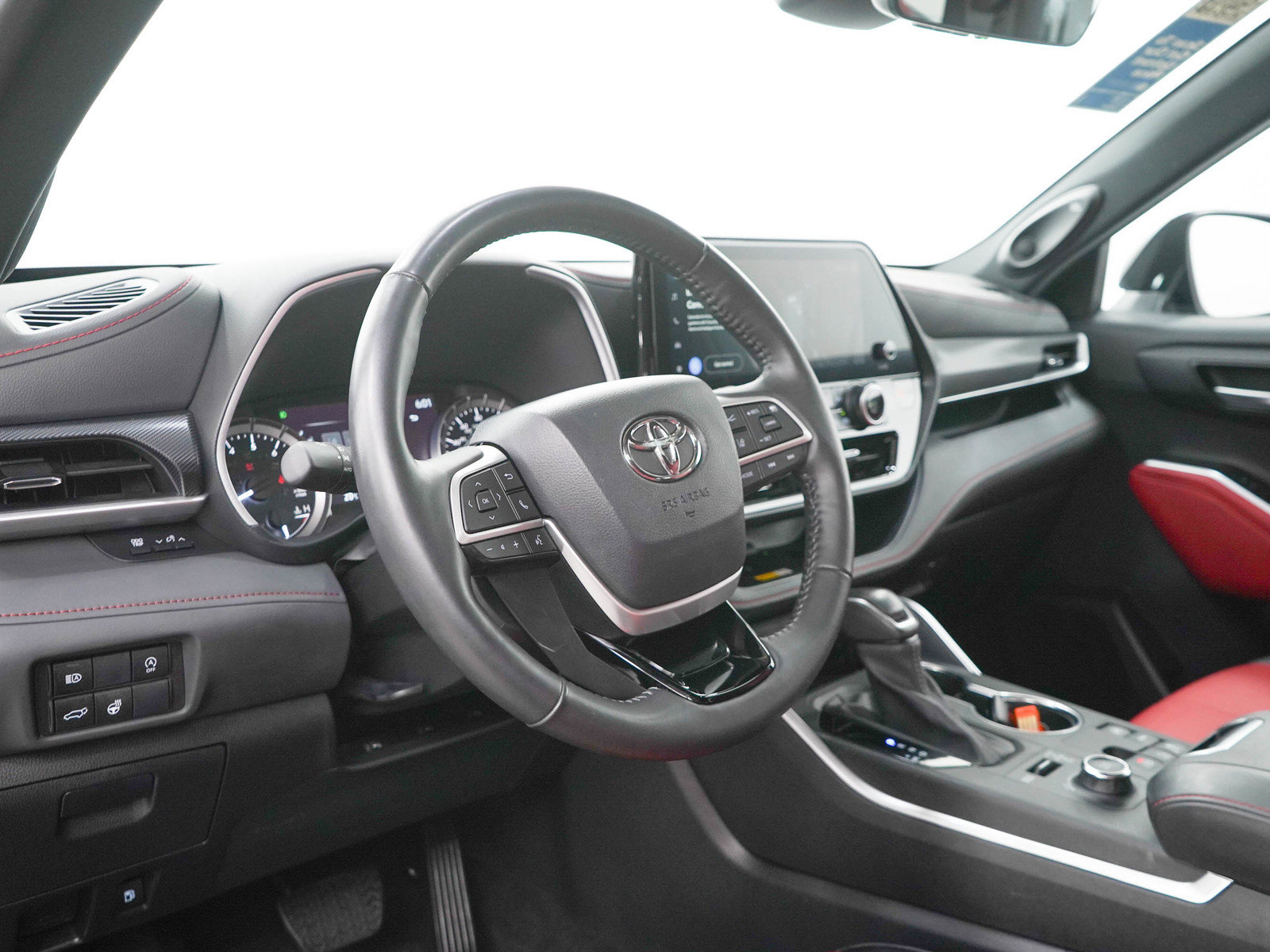 Used 2024 Toyota Highlander XSE AWD/4WD image 26