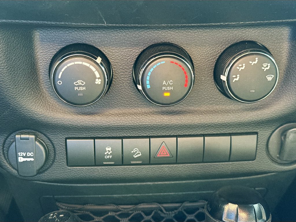 Certified 2018 Jeep Wrangler Unlimited Sport AWD/4WD image 15