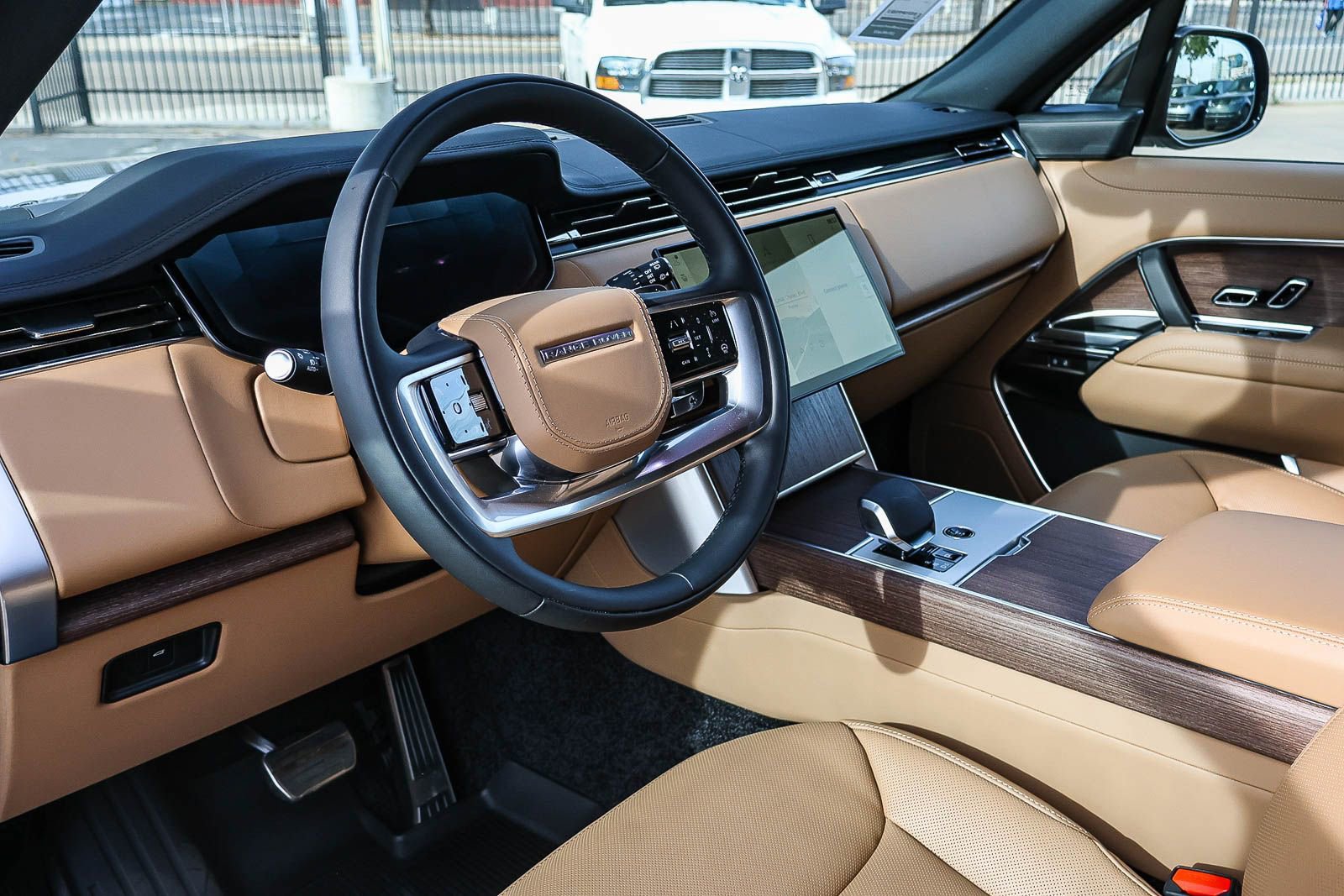 New 2026 Land Rover Range Rover SE image 29