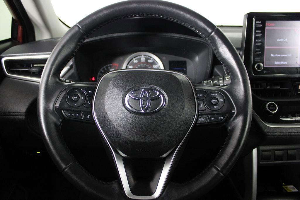 Used 2022 Toyota Corolla Cross LE image 9