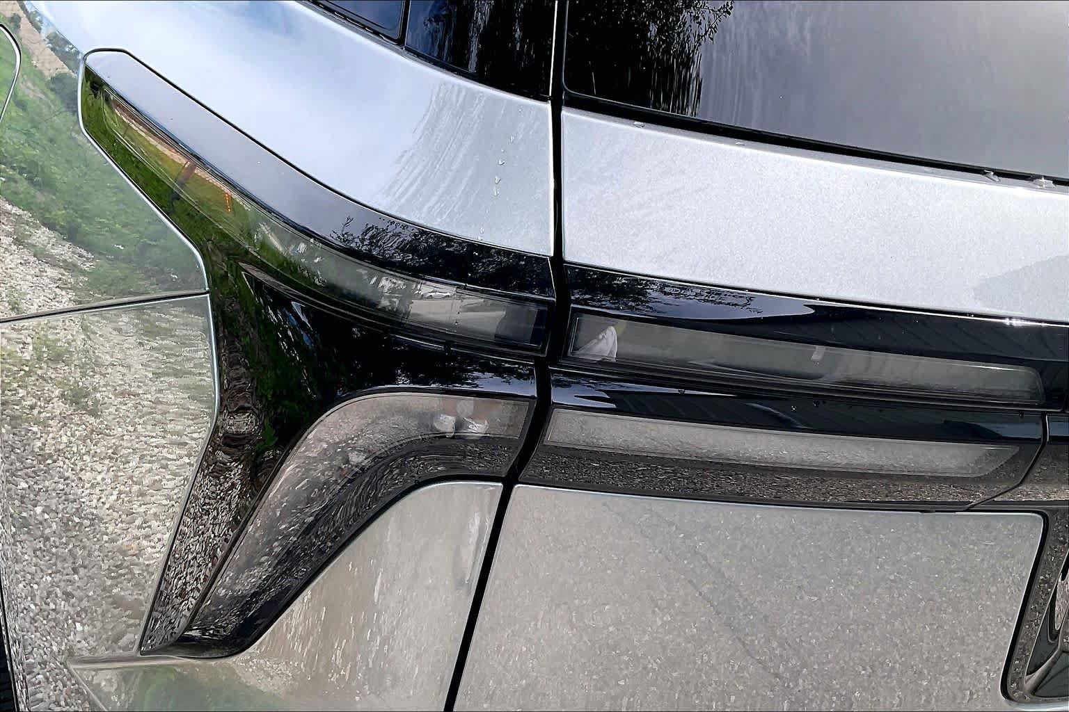 Used 2026 Chevrolet Traverse RS w/ LPO, Floor Liner Package AWD/4WD image 29